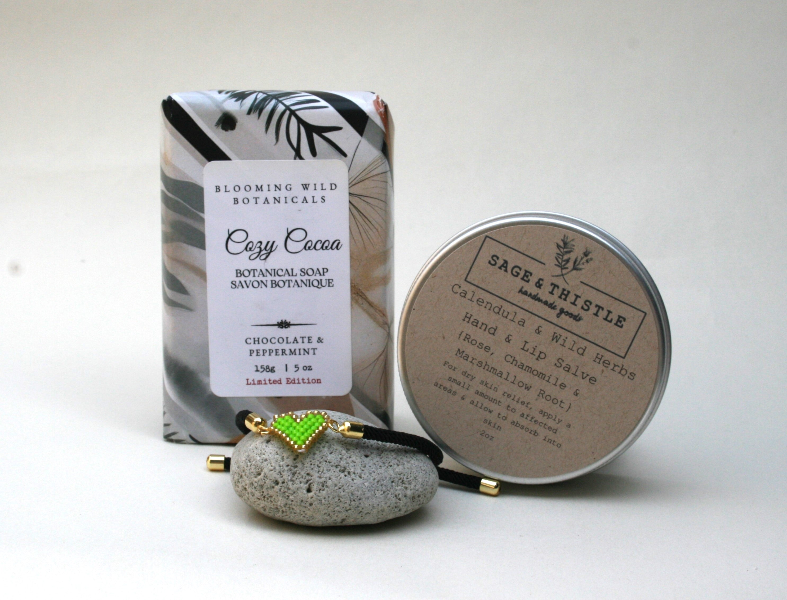 WINTER WONDERS GIFT BOX