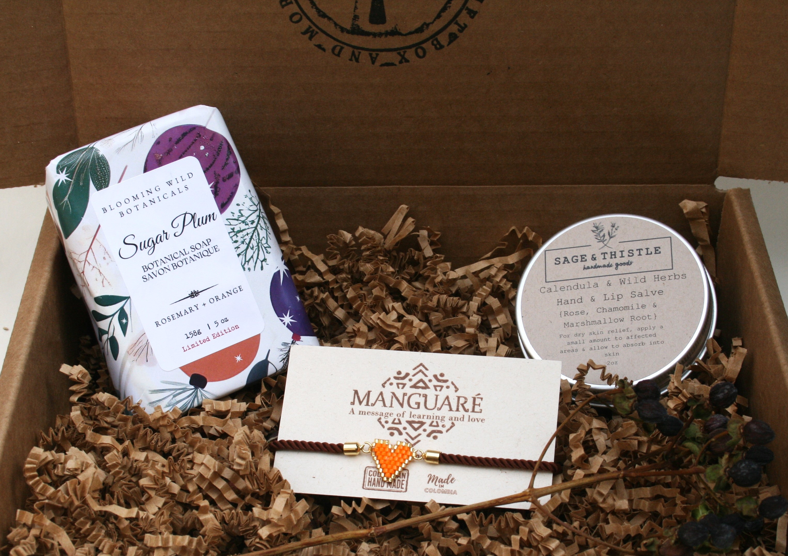 WINTER WONDERS GIFT BOX